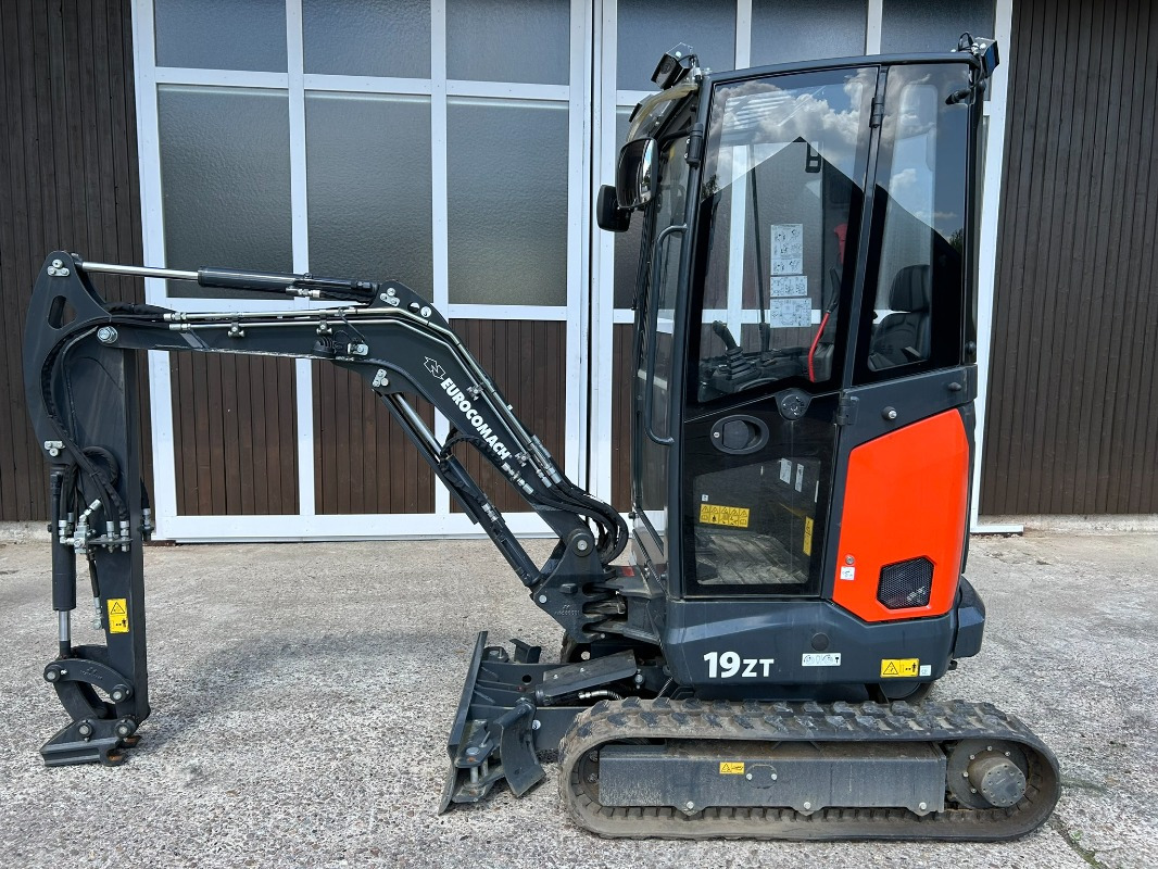Eurocomach 19ZT - Minikotró: 3 kép. Eurocomach 19ZT - Minikotró: 3 kép.