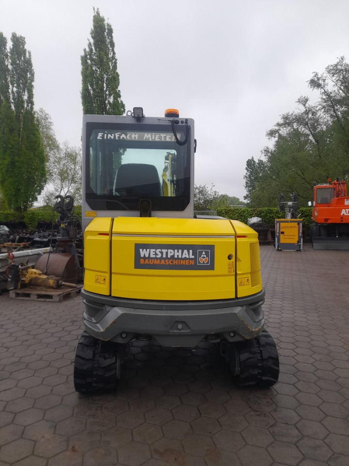 Neuson ET42 - Minikotró: 3 kép. Neuson ET42 - Minikotró: 3 kép.