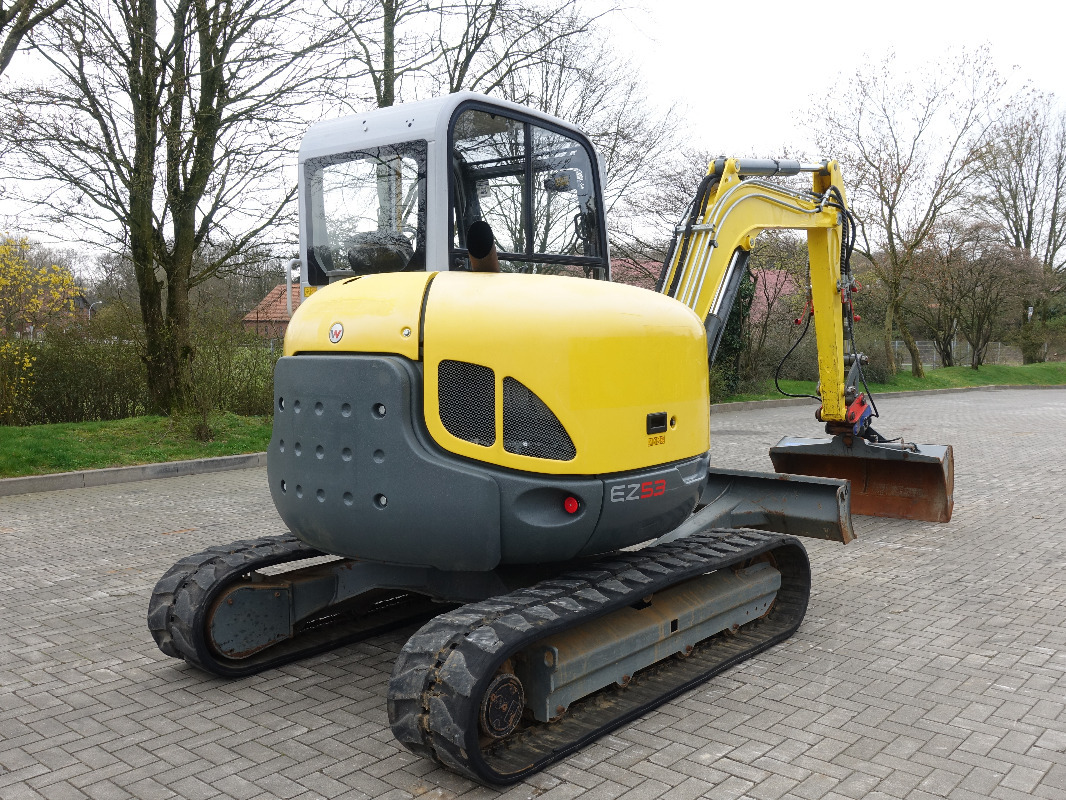 Neuson EZ53 - Minikotró: 2 kép. Neuson EZ53 - Minikotró: 2 kép.