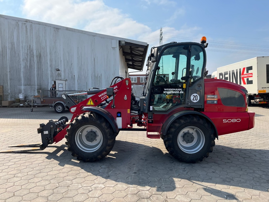 Weidemann WM5080 - Gumikerekes homlokrakodó: 3 kép. Weidemann WM5080 - Gumikerekes homlokrakodó: 3 kép.
