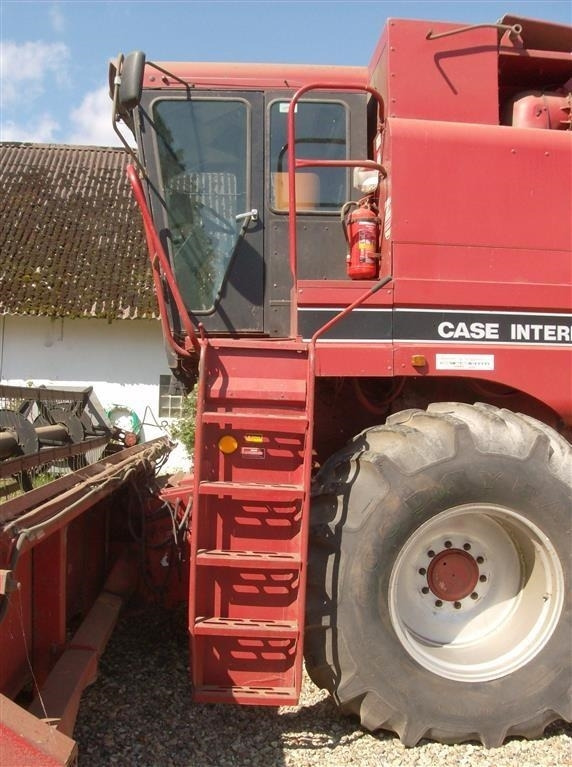Case IH 1680 E 22 fod skærebord og ekstra bredde hjul - Kombájn: 3 kép. Case IH 1680 E 22 fod skærebord og ekstra bredde hjul - Kombájn: 3 kép.
