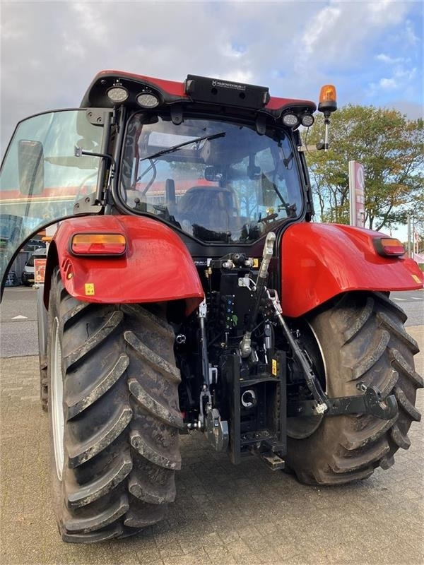 Case IH Maxxum 125 - Traktor: 2 kép. Case IH Maxxum 125 - Traktor: 2 kép.