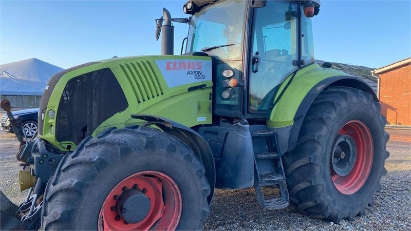 Claas AXION 830 CEBIS - Traktor: 1 kép. Claas AXION 830 CEBIS - Traktor: 1 kép.