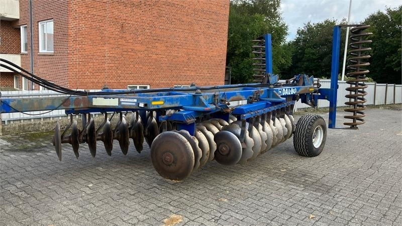Dal-Bo AXR H discdrill 400 - Tárcsás borona: 3 kép. Dal-Bo AXR H discdrill 400 - Tárcsás borona: 3 kép.