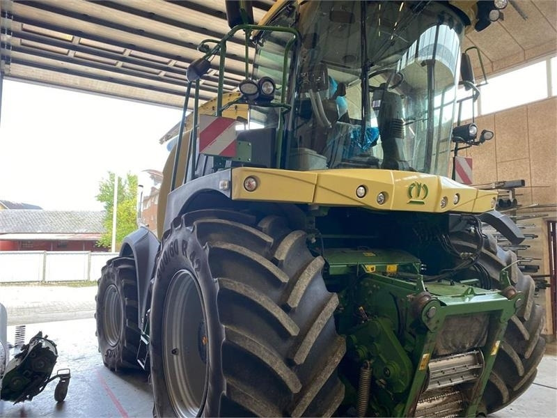 Krone Big X 630 - Önjáró szecskázógép: 2 kép. Krone Big X 630 - Önjáró szecskázógép: 2 kép.