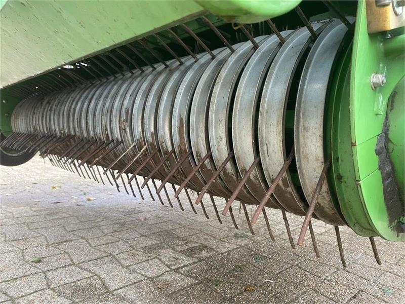 Krone CV 150 XC Extreme Comprima X-treme - Bálázó: 4 kép. Krone CV 150 XC Extreme Comprima X-treme - Bálázó: 4 kép.