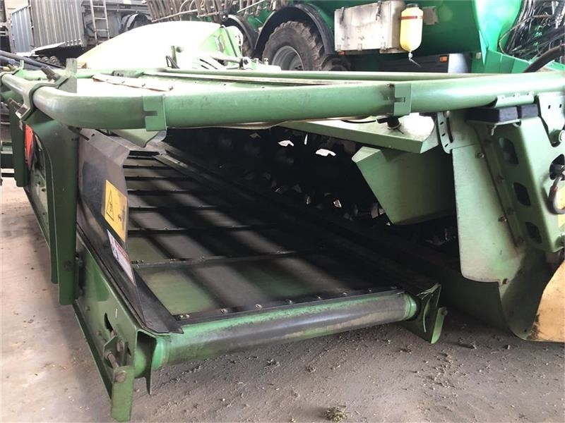 Krone EasyCut B 1000 CV - Betakarító gép: 4 kép. Krone EasyCut B 1000 CV - Betakarító gép: 4 kép.