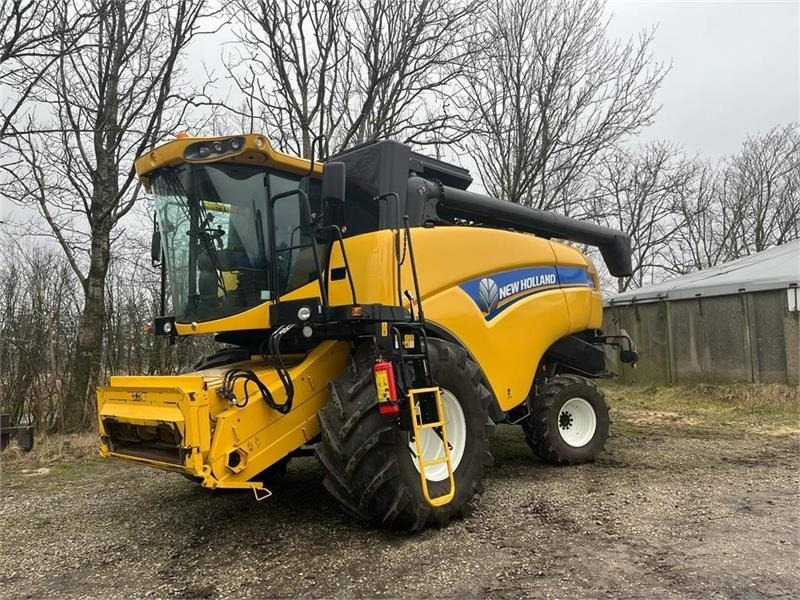 Kombájn New Holland CX 6090 4wd: 8 kép.