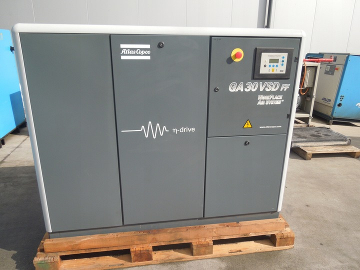Atlas Copco GA30VSDFF - Légkompresszor: 1 kép. Atlas Copco GA30VSDFF - Légkompresszor: 1 kép.