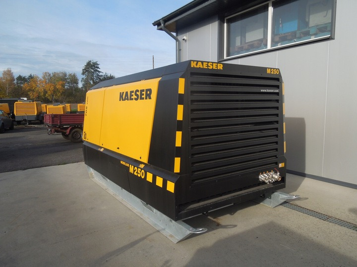 KAESER M250 - Légkompresszor: 2 kép. KAESER M250 - Légkompresszor: 2 kép.