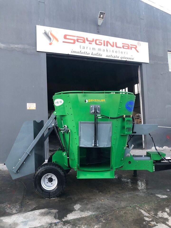 SAYGINLAR vertical feed mixer wagon - Állattartás gépei: 4 kép. SAYGINLAR vertical feed mixer wagon - Állattartás gépei: 4 kép.