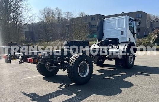 Iveco Eurocargo ML150E24WS 5.9L TURBO DIESEL 4x4 EURO3 CHASSIS CAB - EXPORT OUT EU - Alvaz teherautó: 2 kép. Iveco Eurocargo ML150E24WS 5.9L TURBO DIESEL 4x4 EURO3 CHASSIS CAB - EXPORT OUT EU - Alvaz teherautó: 2 kép.
