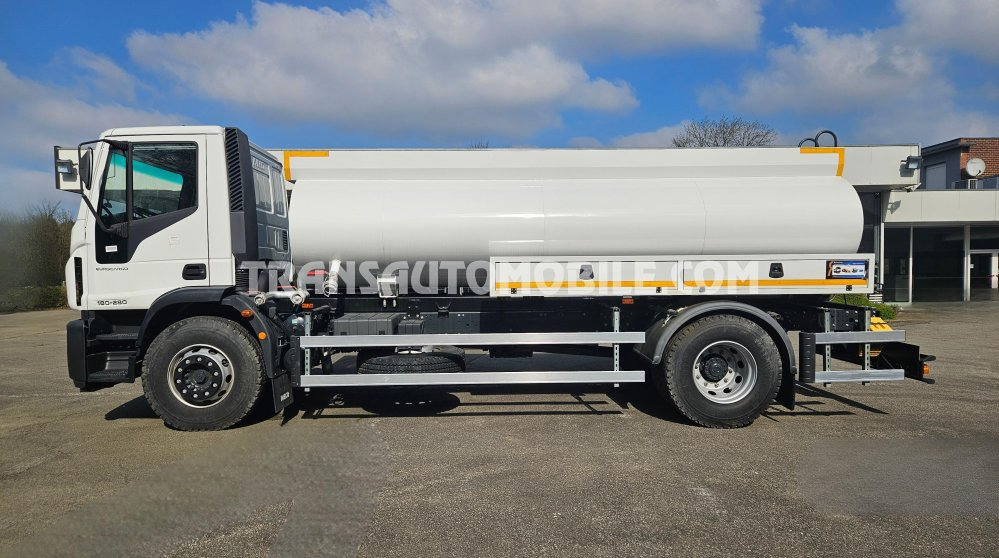 Iveco Eurocargo ML180E28 5.9L TURBO DIESEL 4x2 water tank 10.000L - EXPORT OUT EU - Tartályos teherautó: 5 kép. Iveco Eurocargo ML180E28 5.9L TURBO DIESEL 4x2 water tank 10.000L - EXPORT OUT EU - Tartályos teherautó: 5 kép.