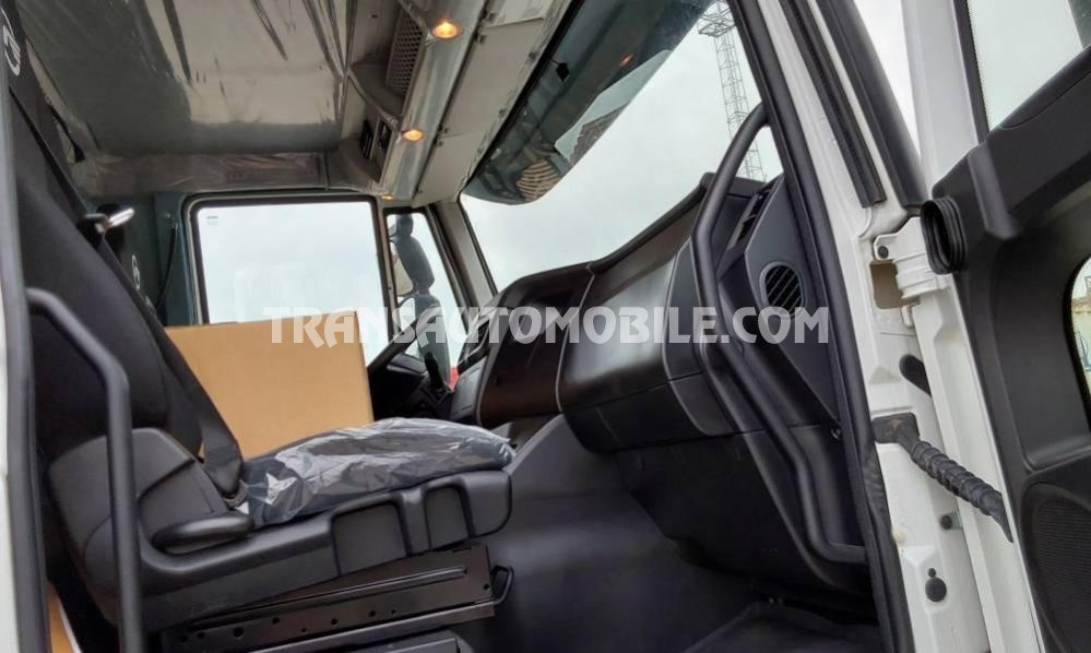 Új Nyergesvontató Iveco Astra HD9 64.44T 12.9L DIESEL: 10 kép. Új Nyergesvontató Iveco Astra HD9 64.44T 12.9L DIESEL: 10 kép.