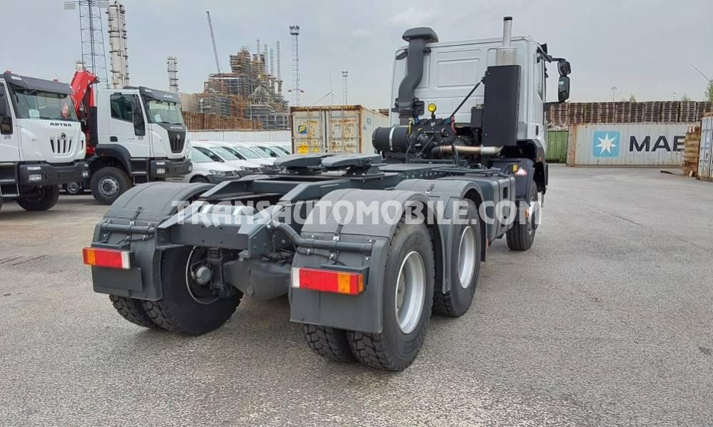 Iveco Astra HD9 64.44T 12.9L DIESEL - Nyergesvontató: 2 kép. Iveco Astra HD9 64.44T 12.9L DIESEL - Nyergesvontató: 2 kép.