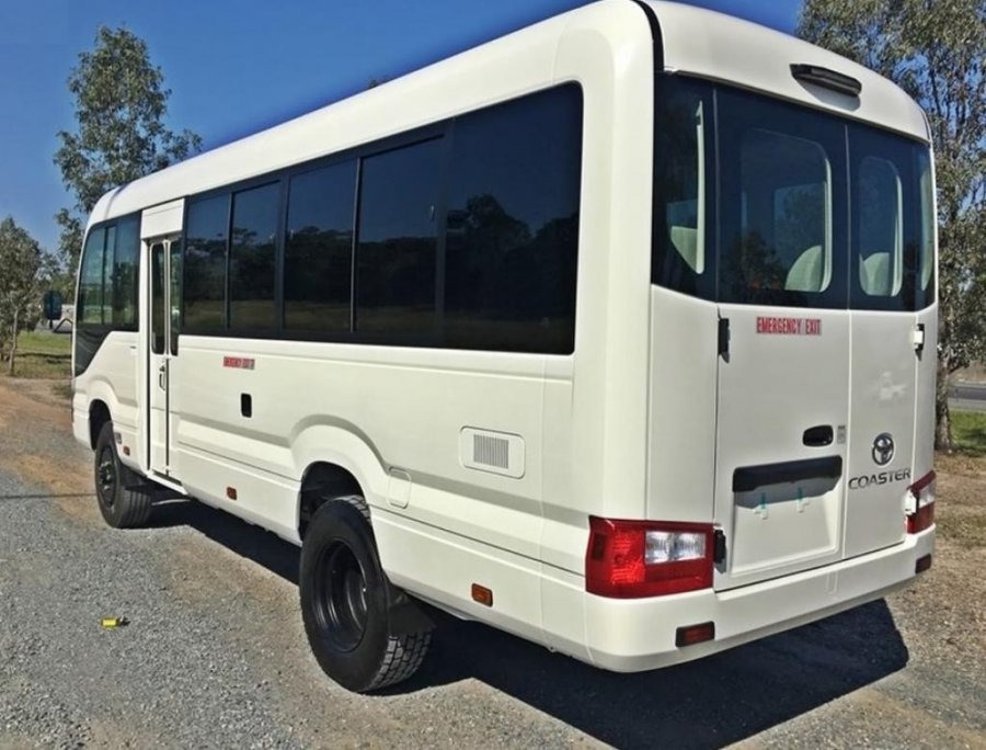 Toyota Coaster 23 SEATS 4x4 4.2L Diesel Manual - Helyközi busz: 5 kép. Toyota Coaster 23 SEATS 4x4 4.2L Diesel Manual - Helyközi busz: 5 kép.