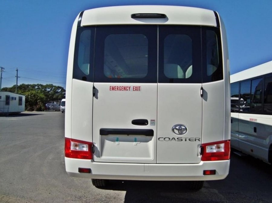 Toyota Coaster 23 SEATS 4x4 4.2L Diesel Manual - Helyközi busz: 2 kép. Toyota Coaster 23 SEATS 4x4 4.2L Diesel Manual - Helyközi busz: 2 kép.