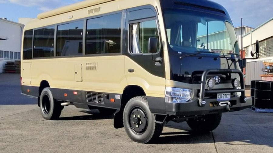 Toyota Coaster 23 SEATS 4x4 4.2L Diesel Manual - Helyközi busz: 4 kép. Toyota Coaster 23 SEATS 4x4 4.2L Diesel Manual - Helyközi busz: 4 kép.