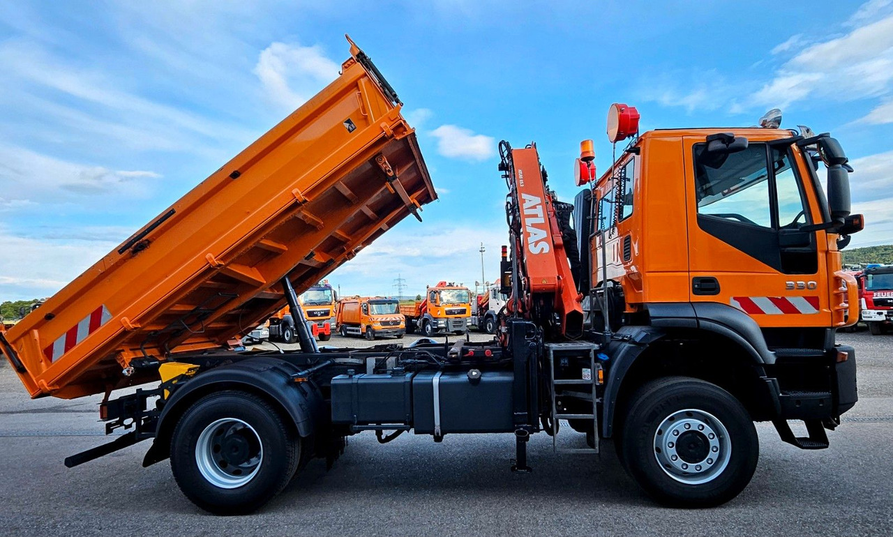 Iveco Trakker 190T33 4x4 Euro5 Kran Atlas Funk - Billenőplatós teherautó, Darus autó: 5 kép. Iveco Trakker 190T33 4x4 Euro5 Kran Atlas Funk - Billenőplatós teherautó, Darus autó: 5 kép.