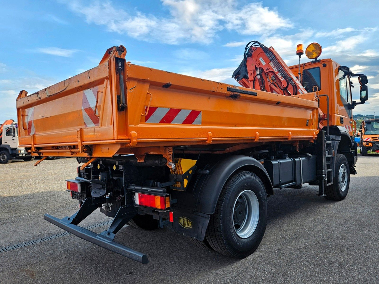 Iveco Trakker 190T33 4x4 Euro5 Kran Atlas Funk - Billenőplatós teherautó, Darus autó: 4 kép. Iveco Trakker 190T33 4x4 Euro5 Kran Atlas Funk - Billenőplatós teherautó, Darus autó: 4 kép.