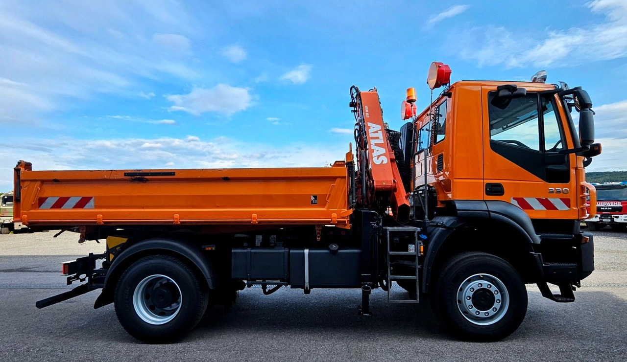 Iveco Trakker 190T33 4x4 Euro5 Kran Atlas Funk - Billenőplatós teherautó, Darus autó: 5 kép. Iveco Trakker 190T33 4x4 Euro5 Kran Atlas Funk - Billenőplatós teherautó, Darus autó: 5 kép.