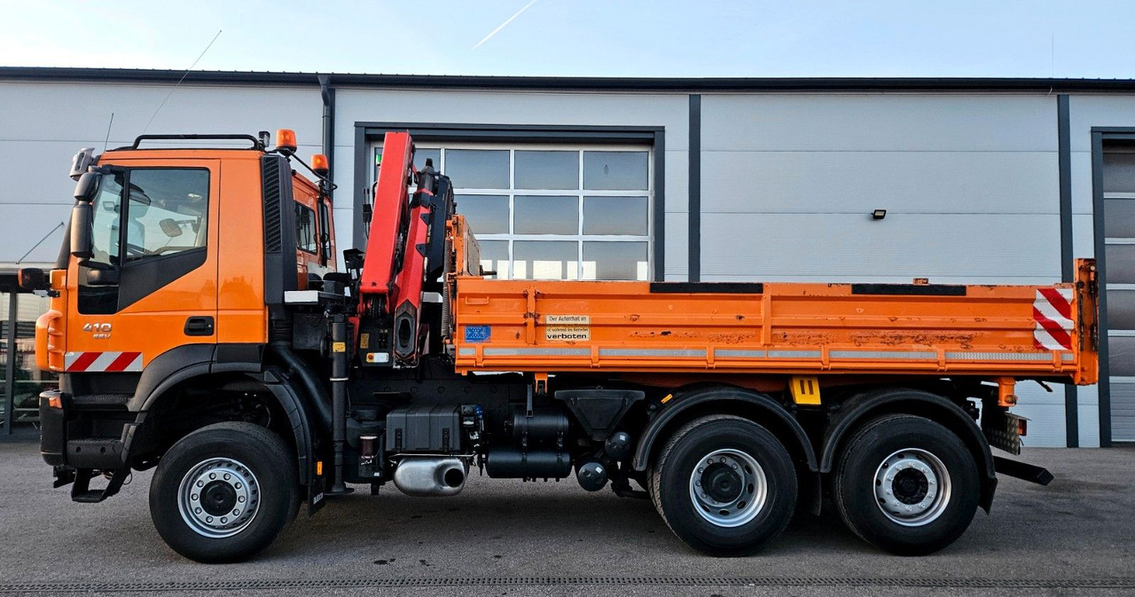 Iveco Trakker 410 6x4-4 EEV Palfinger PK12502 Funk - Billenőplatós teherautó, Darus autó: 5 kép. Iveco Trakker 410 6x4-4 EEV Palfinger PK12502 Funk - Billenőplatós teherautó, Darus autó: 5 kép.