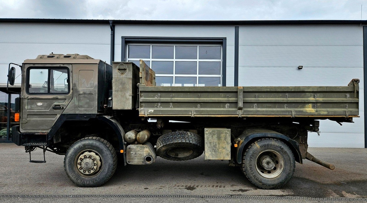 MAN 19.403 FALX 4x4 Meiller Kipper Intarder X65 HX60 - Billenőplatós teherautó: 2 kép. MAN 19.403 FALX 4x4 Meiller Kipper Intarder X65 HX60 - Billenőplatós teherautó: 2 kép.