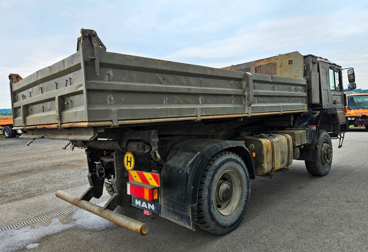 MAN 19.403 FALX 4x4 Meiller Kipper Intarder X65 HX60 - Billenőplatós teherautó: 4 kép. MAN 19.403 FALX 4x4 Meiller Kipper Intarder X65 HX60 - Billenőplatós teherautó: 4 kép.