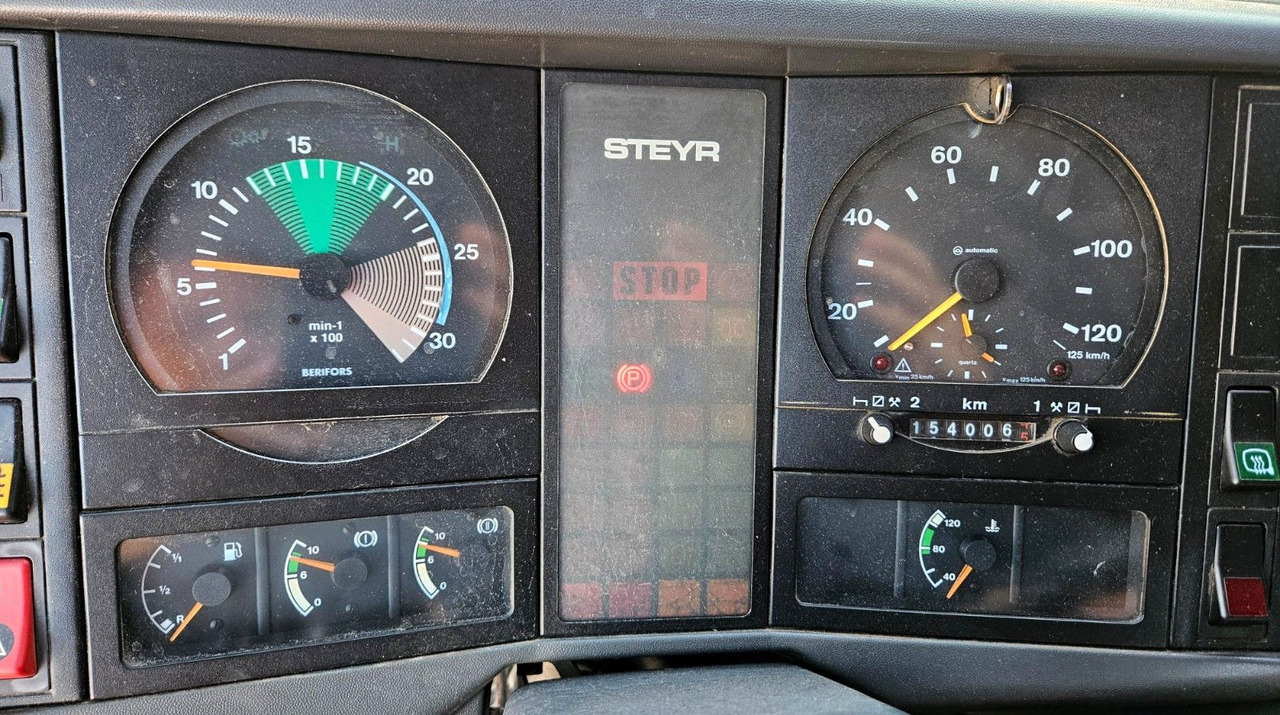 Billenőplatós teherautó, Darus autó MAN LE 14.250 4x4 HIAB 077BS-2 Kran Greifer: 19 kép.