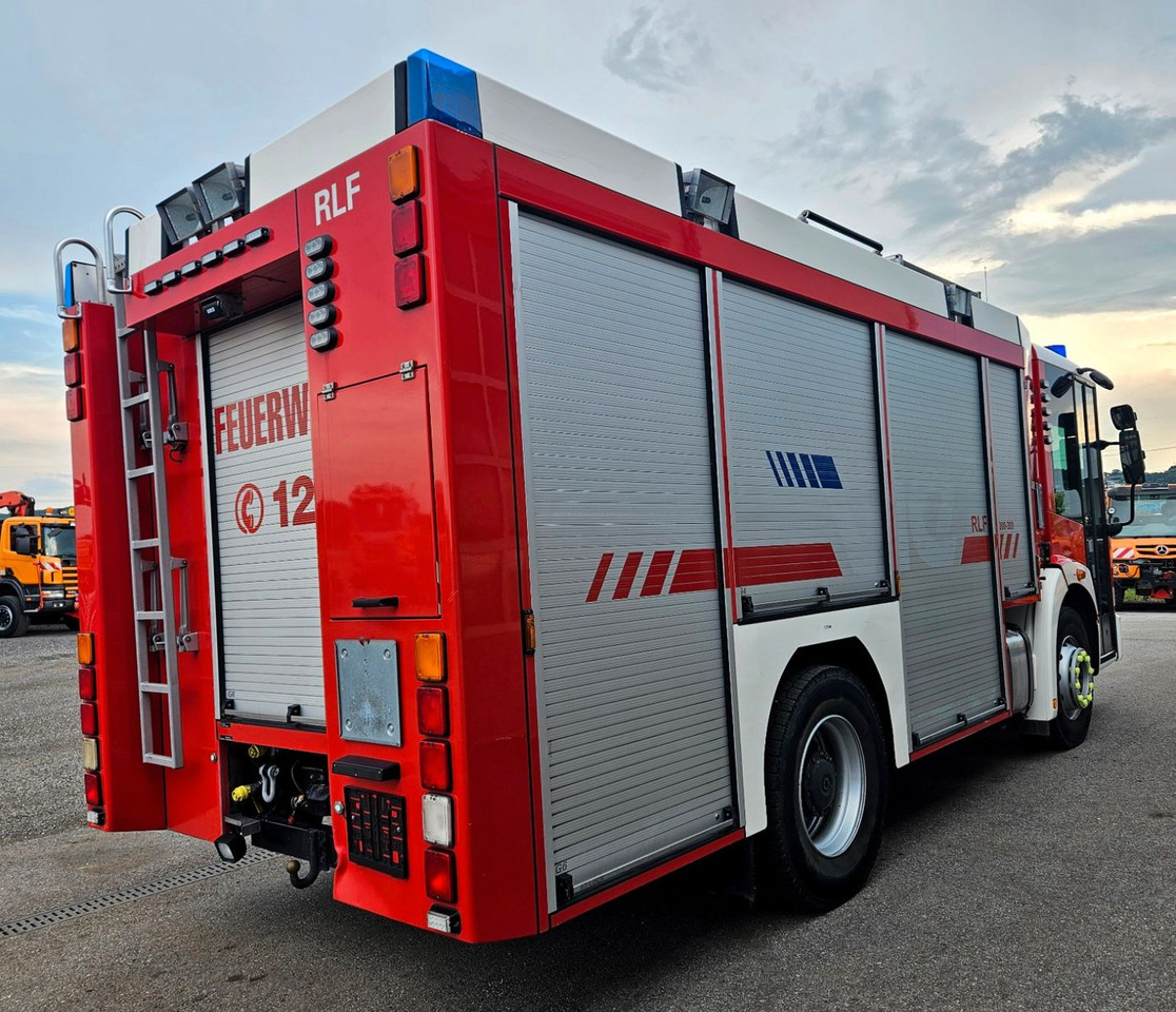 Mercedes-Benz 1829 Feuerwehr Ziegler RLF 2000/300 TLF Winde - Tűzoltóautó: 4 kép. Mercedes-Benz 1829 Feuerwehr Ziegler RLF 2000/300 TLF Winde - Tűzoltóautó: 4 kép.