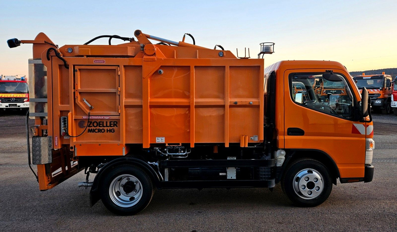 Mitsubishi Fuso Canter 6S15 Zoeller Micro Müllpresse - Szemetesautó: 5 kép. Mitsubishi Fuso Canter 6S15 Zoeller Micro Müllpresse - Szemetesautó: 5 kép.