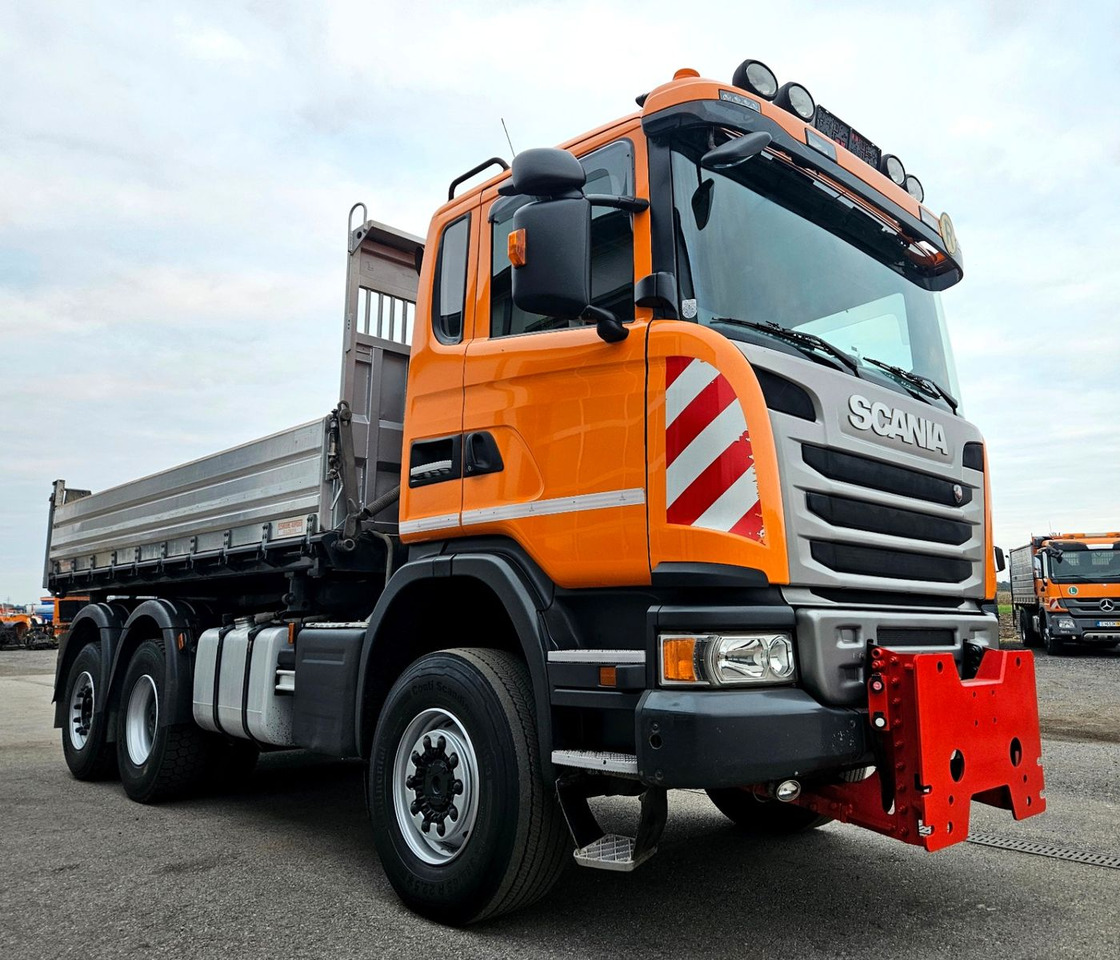 Scania G 410 6x4-4 Euro6  Winterdienst - Billenőplatós teherautó: 1 kép. Scania G 410 6x4-4 Euro6  Winterdienst - Billenőplatós teherautó: 1 kép.