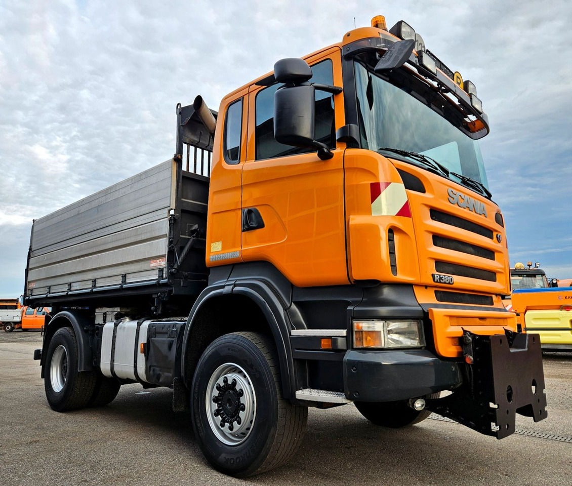 Scania R380 4x4 Winterdienst Euro4 - Billenőplatós teherautó: 1 kép. Scania R380 4x4 Winterdienst Euro4 - Billenőplatós teherautó: 1 kép.