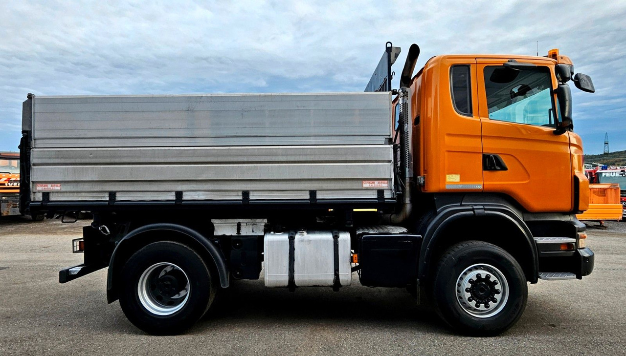 Scania R380 4x4 Winterdienst Euro4 - Billenőplatós teherautó: 2 kép. Scania R380 4x4 Winterdienst Euro4 - Billenőplatós teherautó: 2 kép.