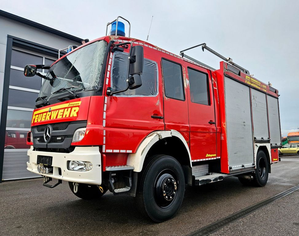 Mercedes-Benz Atego 1529 4x4 Feuerwehr Schlingmann LF20 - Teherautó: 3 kép. Mercedes-Benz Atego 1529 4x4 Feuerwehr Schlingmann LF20 - Teherautó: 3 kép.