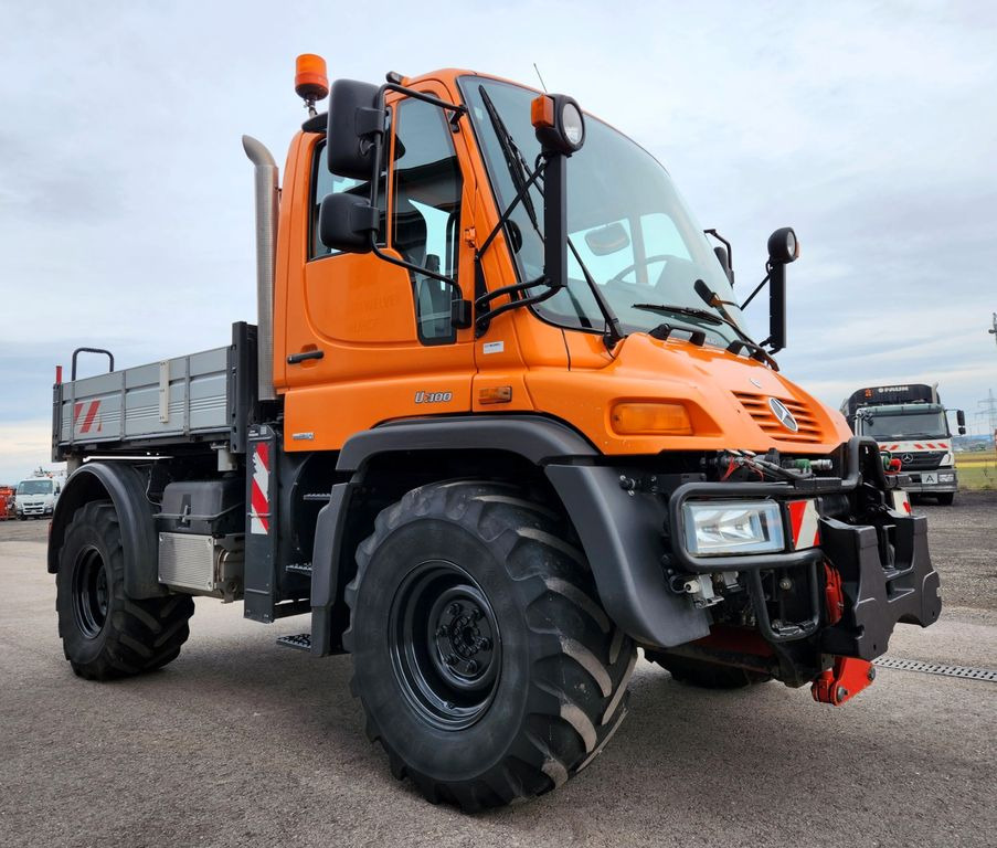Unimog U300 Agrar Euro5 Hydrostat Variopilot Unimog U300 Agrar Euro5 Hydrostat Variopilot - Billenőplatós teherautó: 5 kép. Unimog U300 Agrar Euro5 Hydrostat Variopilot Unimog U300 Agrar Euro5 Hydrostat Variopilot - Billenőplatós teherautó: 5 kép.