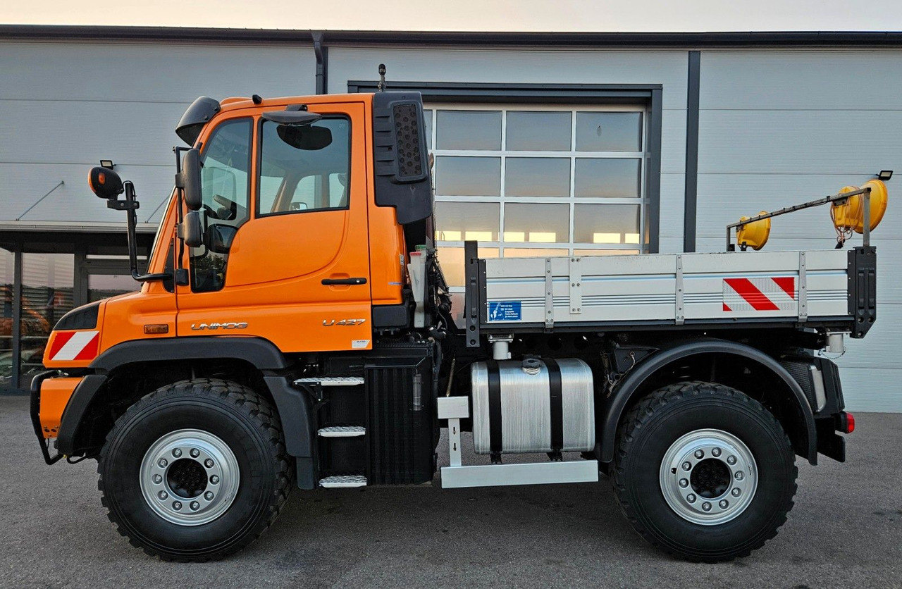 Unimog U427 UGE Euro6 VarioPilot Hydrostat - Billenőplatós teherautó: 2 kép. Unimog U427 UGE Euro6 VarioPilot Hydrostat - Billenőplatós teherautó: 2 kép.