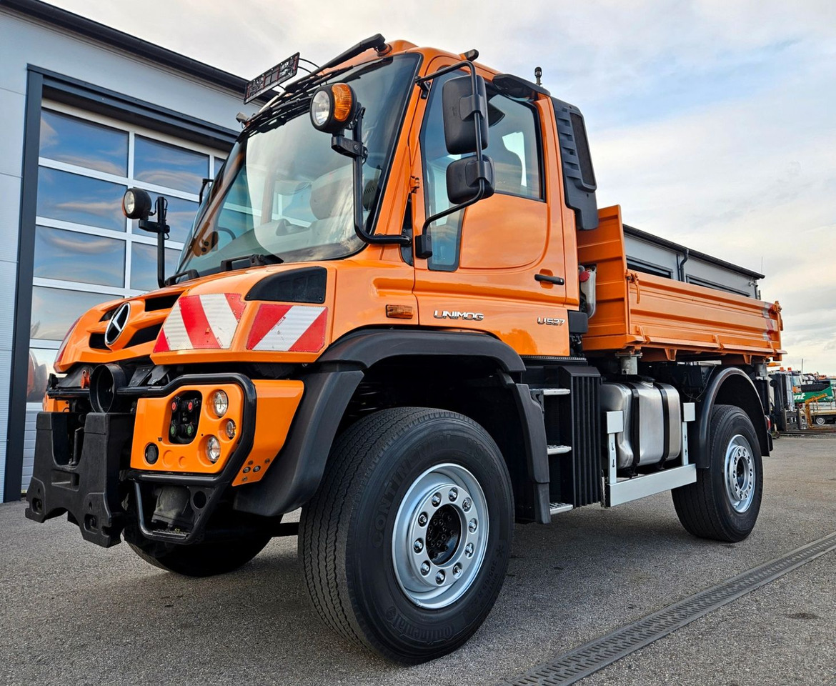 Unimog U527 UGE Euro6 VarioPilot Hydrostat - Billenőplatós teherautó: 1 kép. Unimog U527 UGE Euro6 VarioPilot Hydrostat - Billenőplatós teherautó: 1 kép.