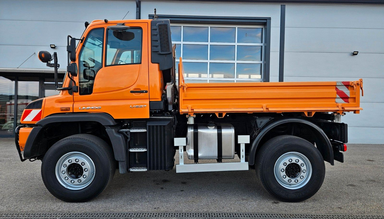 Unimog U527 UGE Euro6 VarioPilot Hydrostat - Billenőplatós teherautó: 2 kép. Unimog U527 UGE Euro6 VarioPilot Hydrostat - Billenőplatós teherautó: 2 kép.