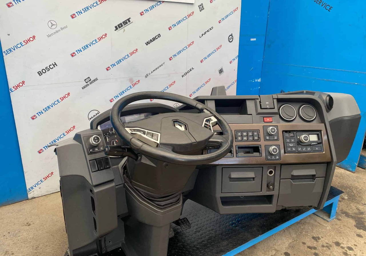 Cruscotto Renault T520 - Fülke és belső tér: 4 kép. Cruscotto Renault T520 - Fülke és belső tér: 4 kép.