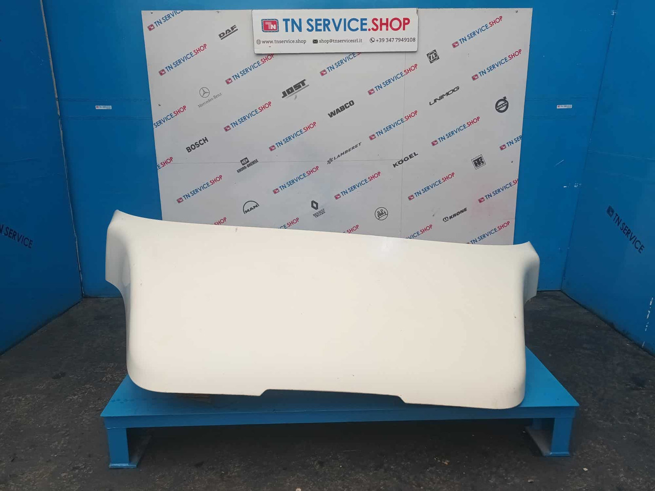 Spoiler Volvo E5 - Egyéb gépek: 2 kép. Spoiler Volvo E5 - Egyéb gépek: 2 kép.