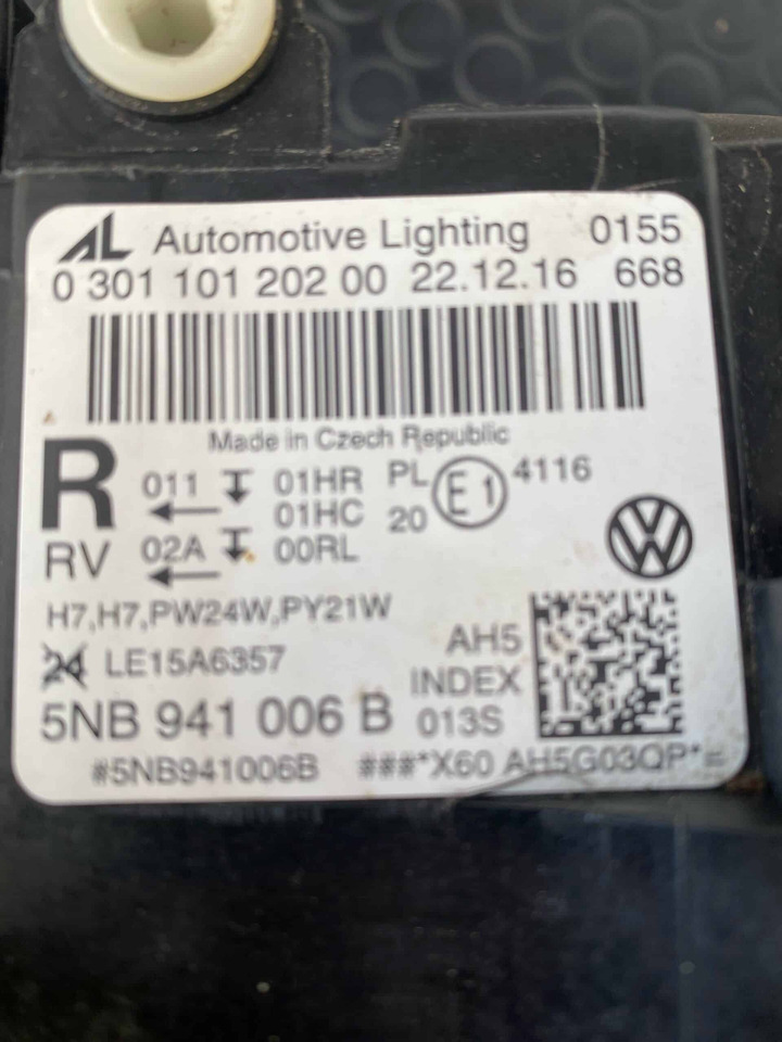 Fari Alogeni VW Tiguan - Fényszóró: 5 kép. Fari Alogeni VW Tiguan - Fényszóró: 5 kép.