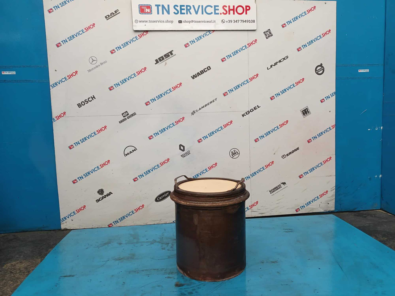 Filtro Antiparticolato Volvo E6 - Katalizátor - Teherautó: 1 kép. Filtro Antiparticolato Volvo E6 - Katalizátor - Teherautó: 1 kép.