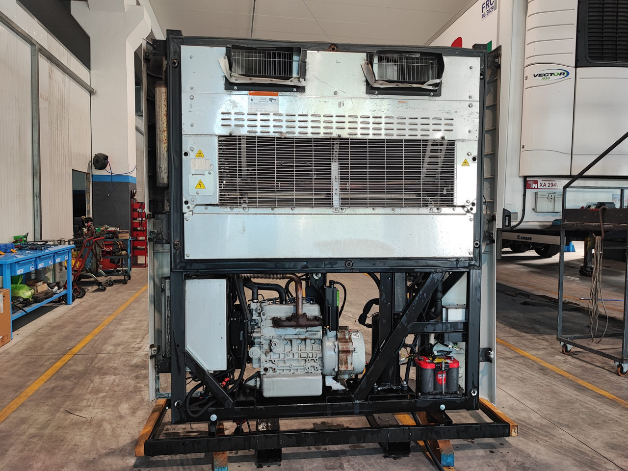 Motore Frigo Carrier Vector 1550 - Hűtőegység: 2 kép. Motore Frigo Carrier Vector 1550 - Hűtőegység: 2 kép.