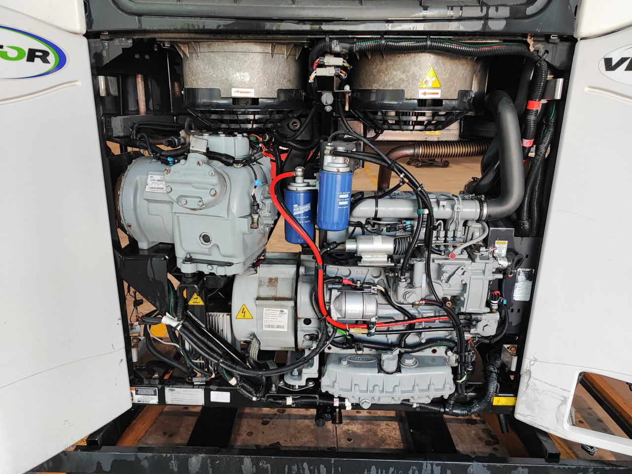 Motore Frigo Carrier Vector 1550 - Hűtőegység: 2 kép. Motore Frigo Carrier Vector 1550 - Hűtőegység: 2 kép.