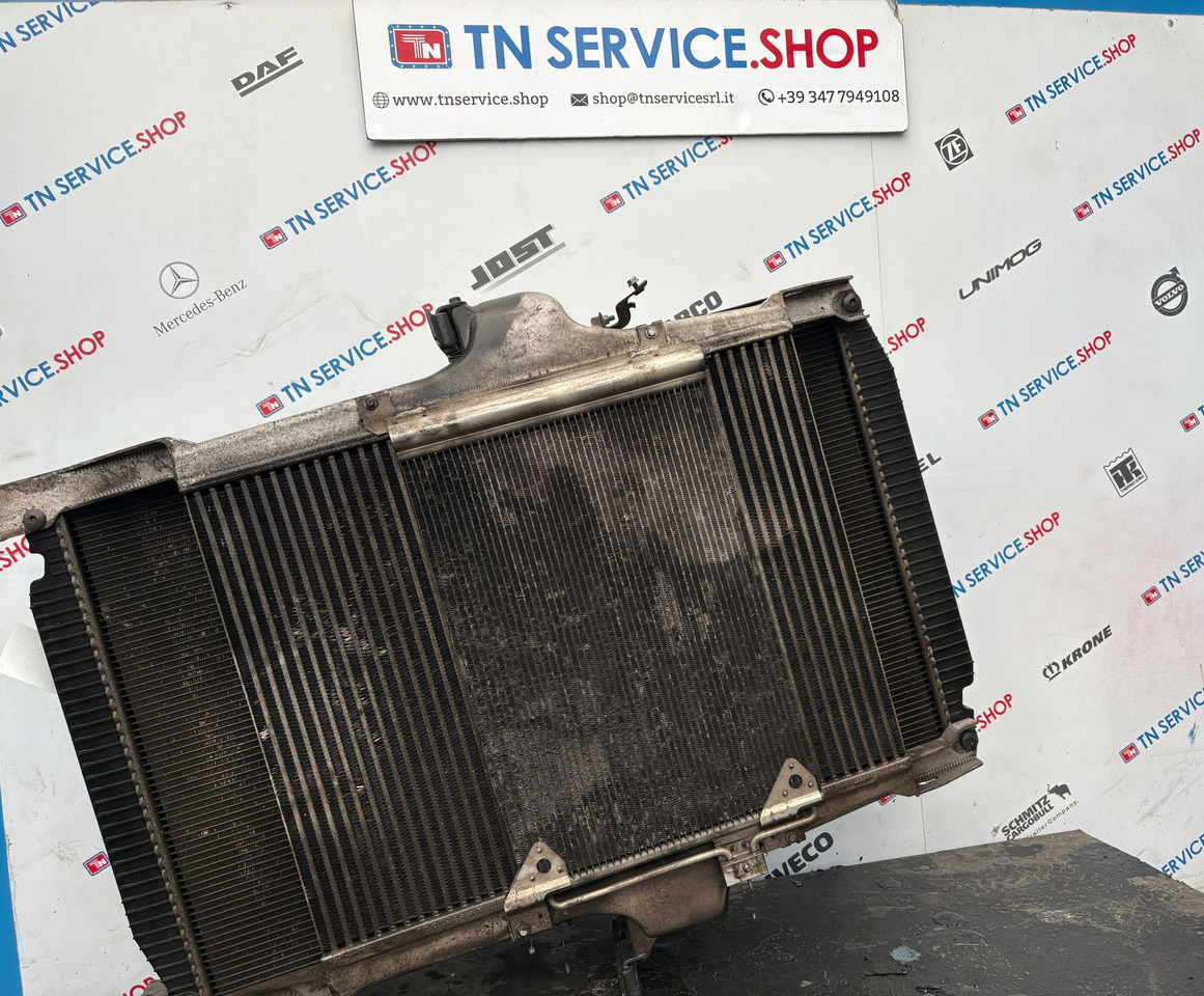 Radiatore aria condizionata Iveco - Kondenzátor - Teherautó: 3 kép. Radiatore aria condizionata Iveco - Kondenzátor - Teherautó: 3 kép.