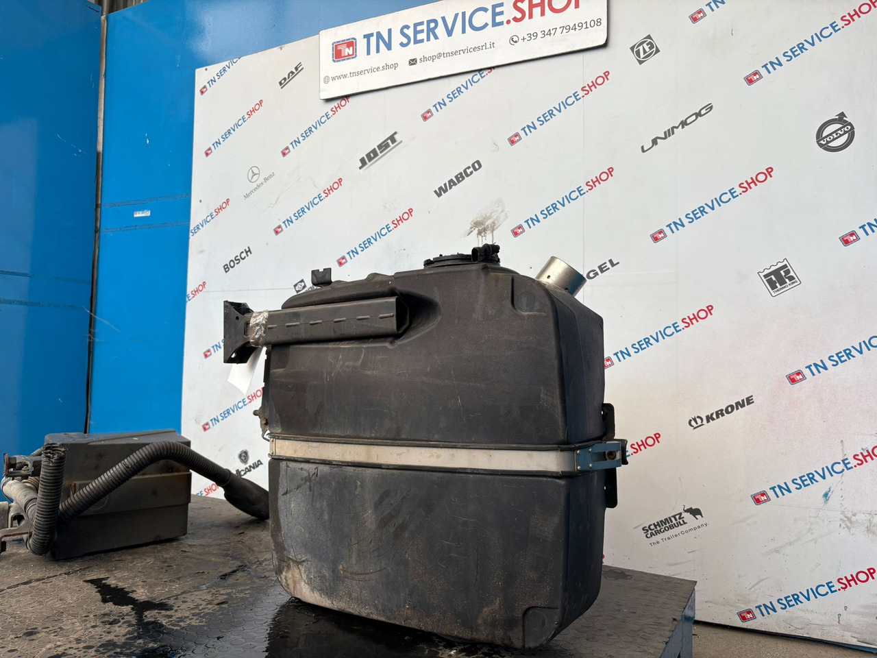 Serbatoio Adblue Iveco - AdBlue tartály - Kisteherautó: 2 kép. Serbatoio Adblue Iveco - AdBlue tartály - Kisteherautó: 2 kép.
