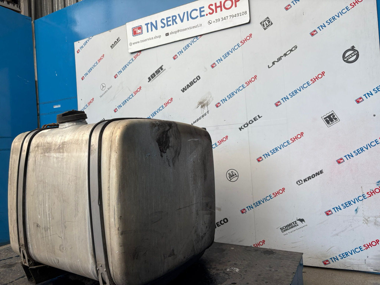 Serbatoio Gasolio Iveco - Üzemanyag tartály - Kisteherautó: 2 kép. Serbatoio Gasolio Iveco - Üzemanyag tartály - Kisteherautó: 2 kép.