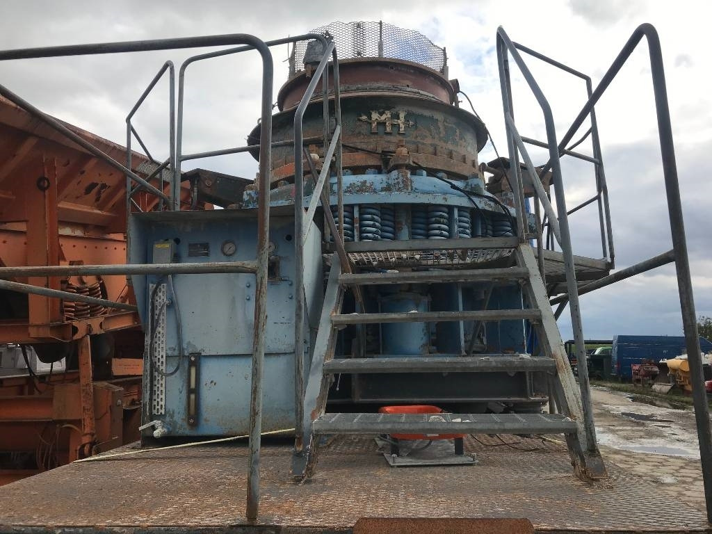 Morgardshammar Symons Cone crusher Kruszarka stożkowa - Kúpos törő: 3 kép. Morgardshammar Symons Cone crusher Kruszarka stożkowa - Kúpos törő: 3 kép.