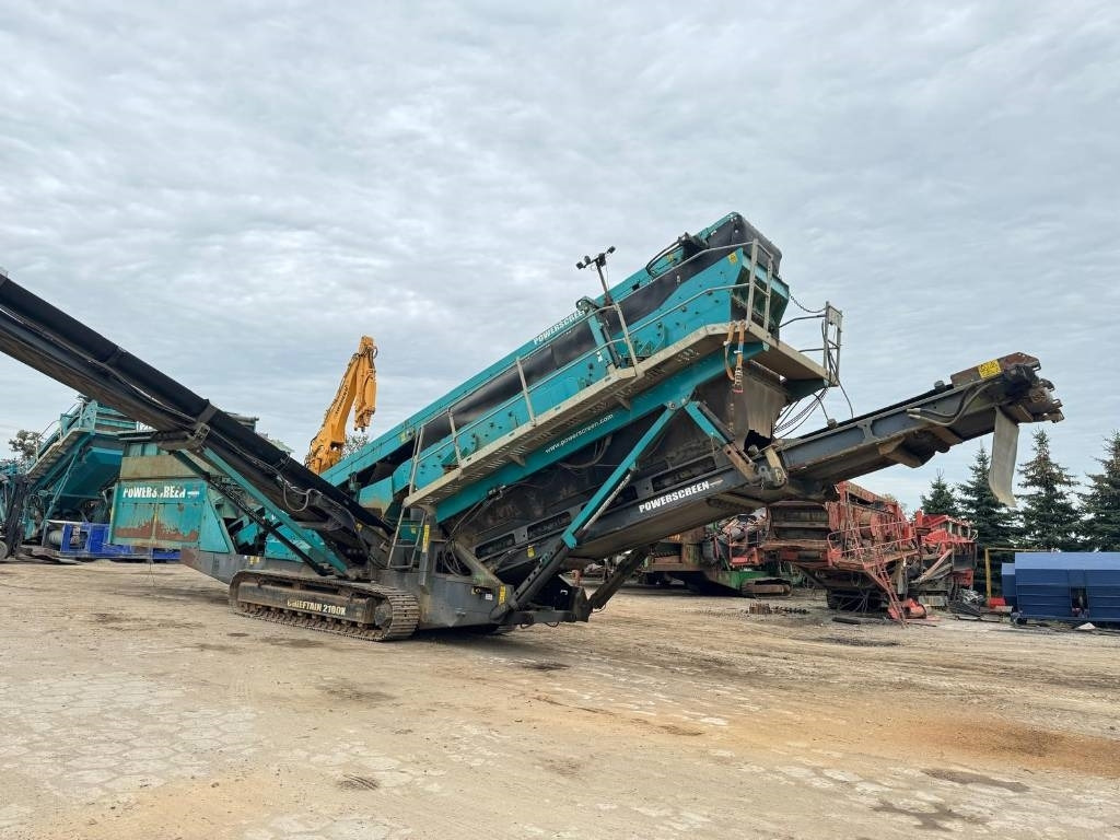 PowerScreen Chieftain 2100 X - Osztályozó berendezés: 3 kép. PowerScreen Chieftain 2100 X - Osztályozó berendezés: 3 kép.